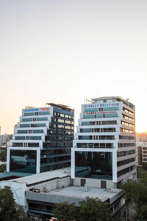 Ramee International Surat Hotel Exterior foto