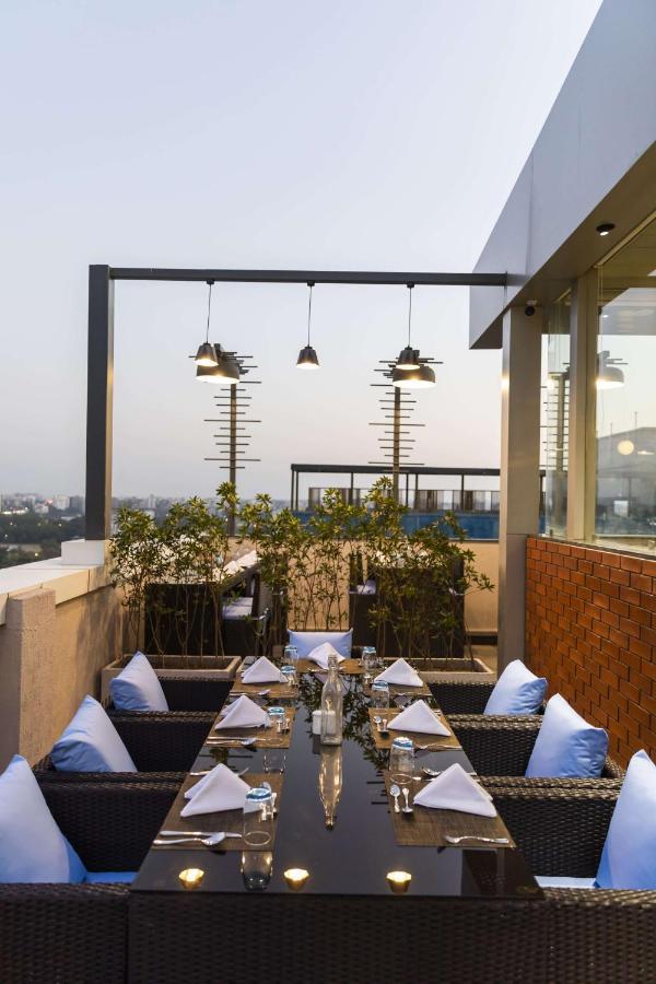 Ramee International Surat Hotel Exterior foto