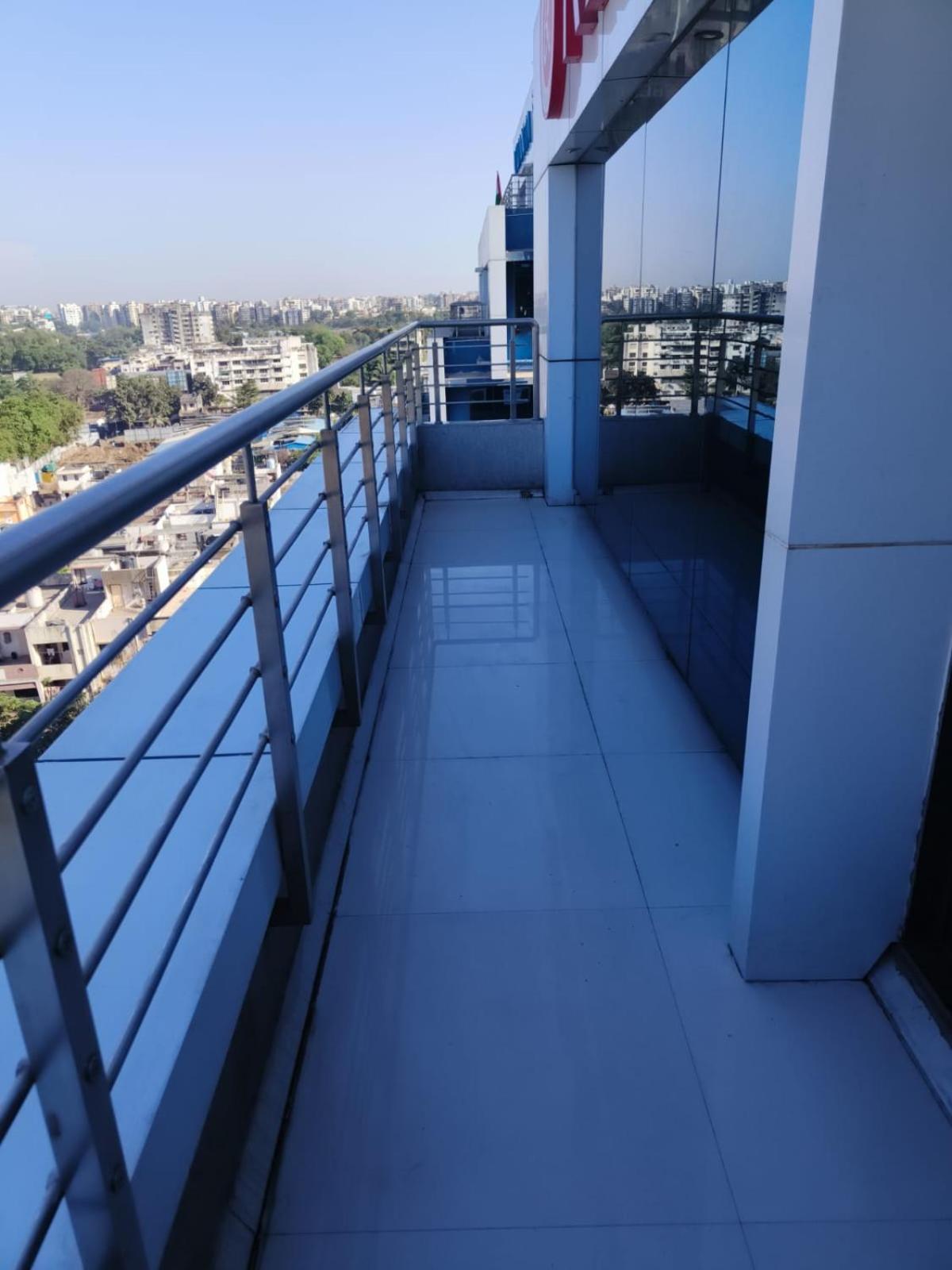 Ramee International Surat Hotel Exterior foto