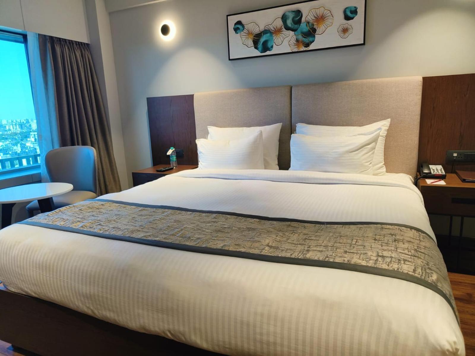 Ramee International Surat Hotel Exterior foto